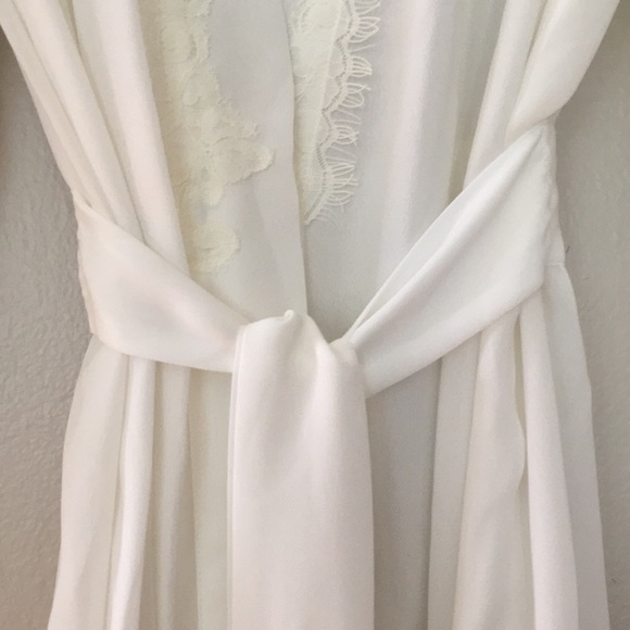 Morgan Taylor Sheer White Robe - Picture 4 of 10